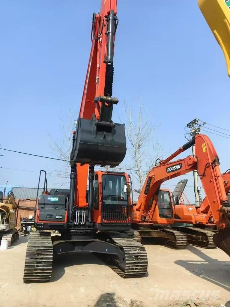 Doosan DX 225 LC Raupenbagger