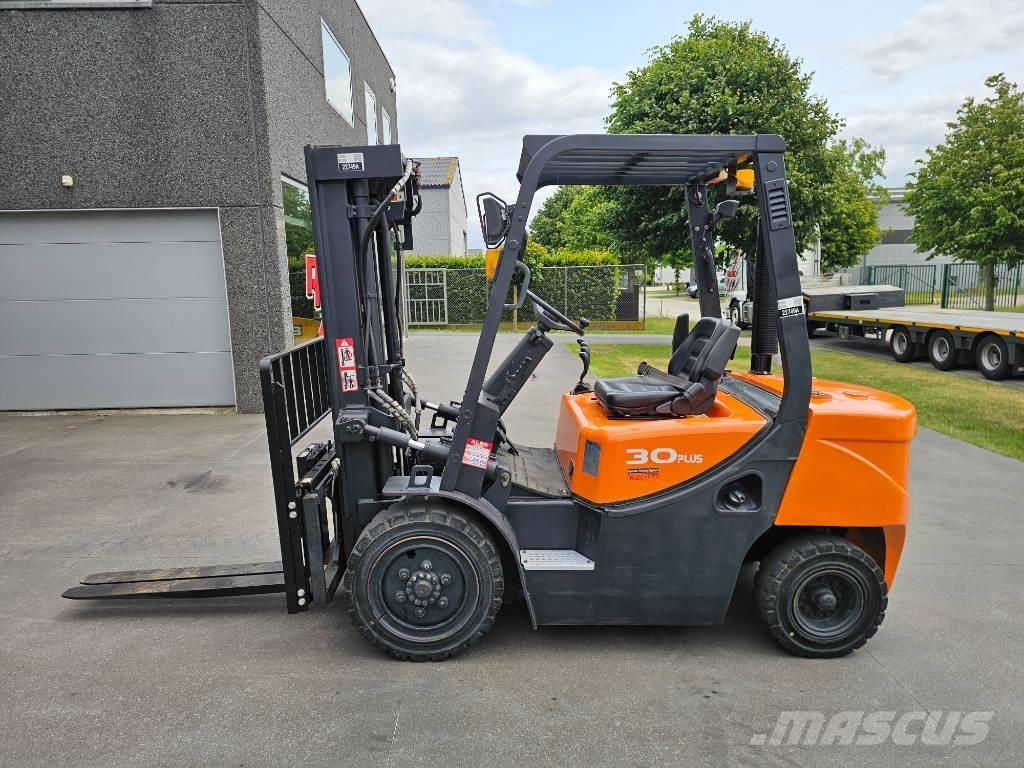 Doosan D 30 G Diesel Stapler