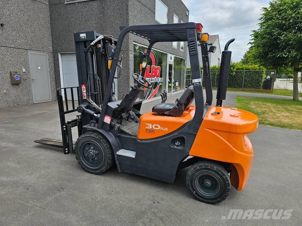 Doosan D 30 G Diesel Stapler