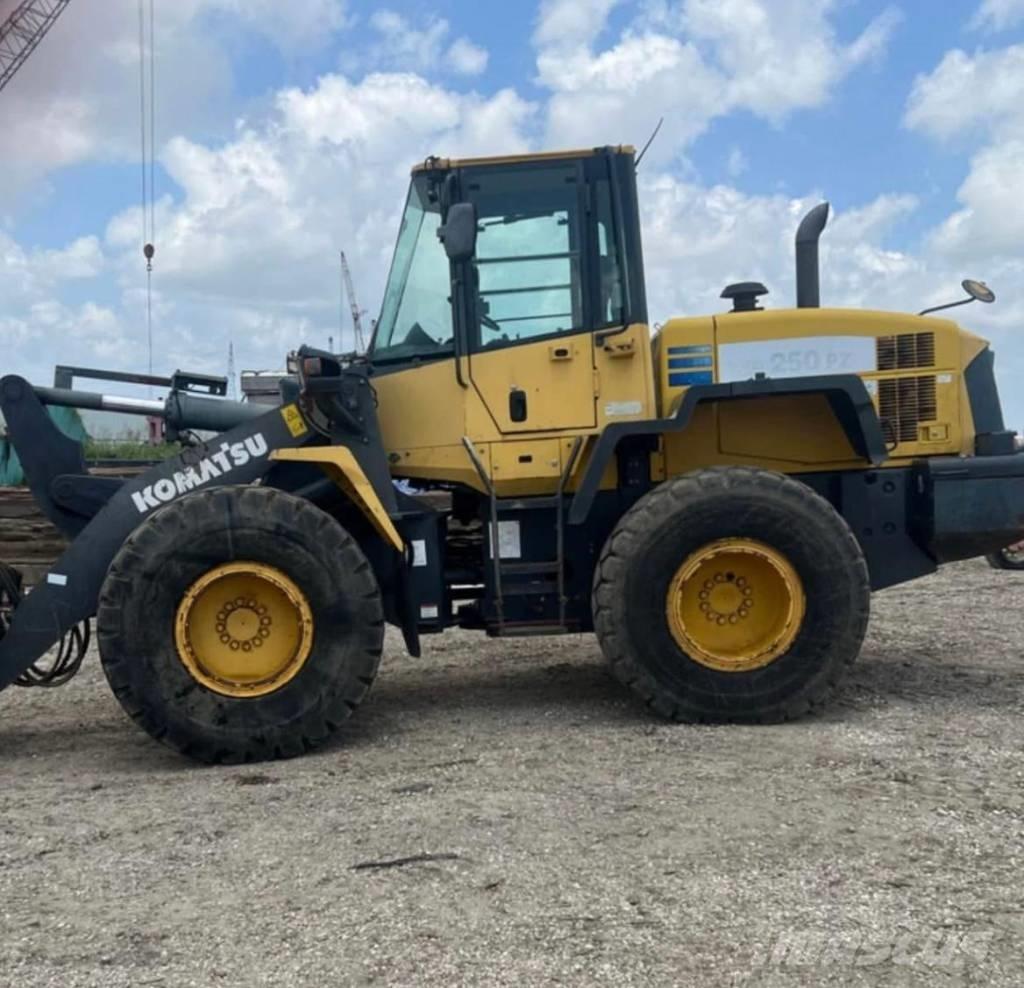 Komatsu WA 250 PZ-6 Radlader