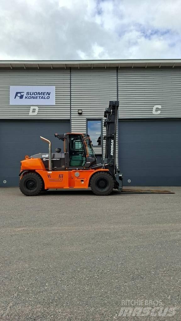 Doosan D160S-9 Diesel Stapler