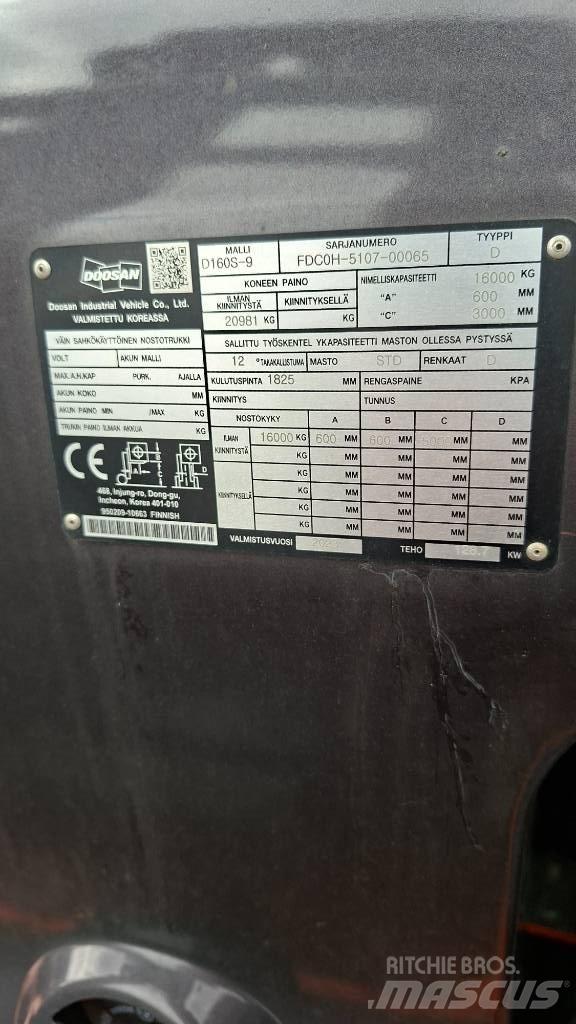Doosan D160S-9 Diesel Stapler