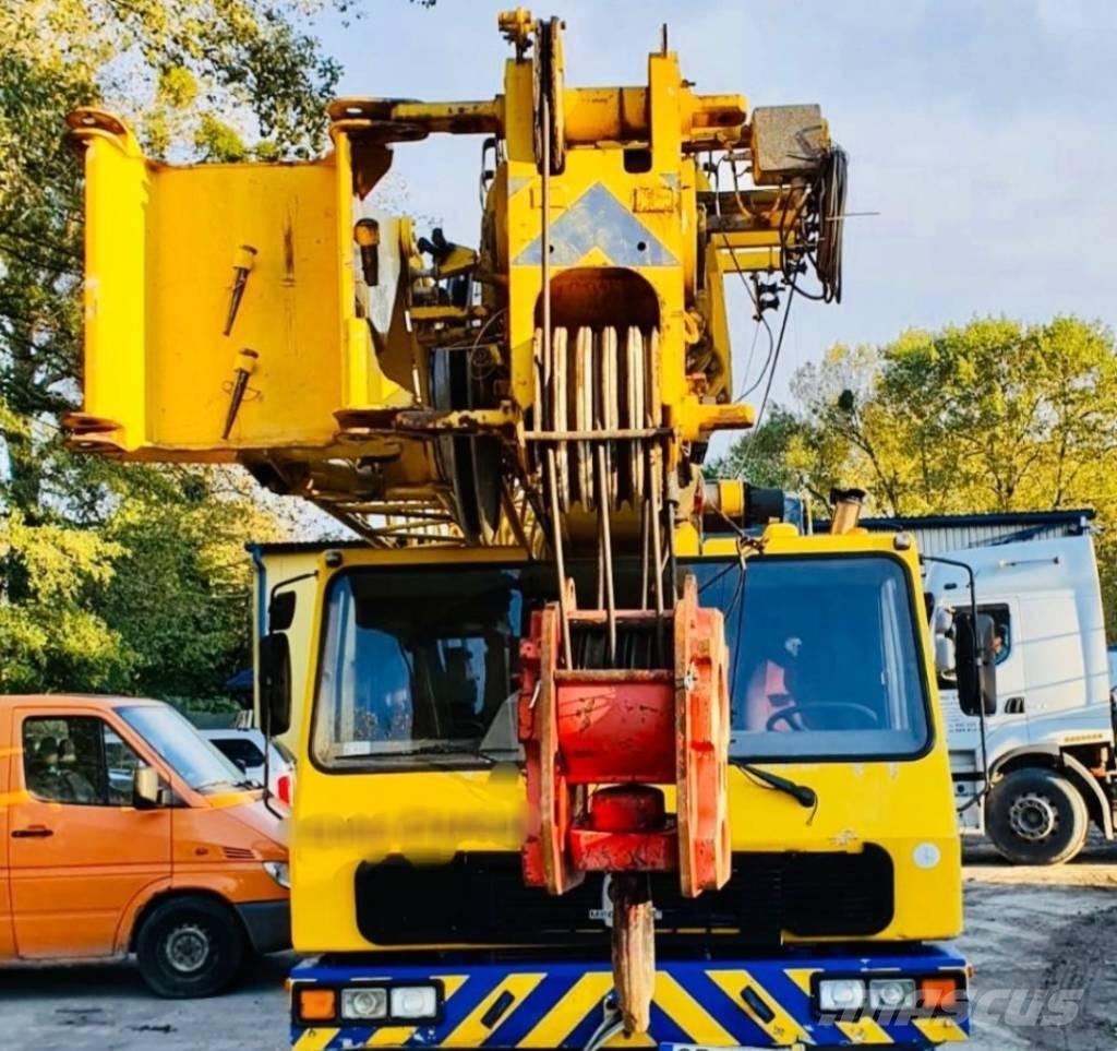 Grove GMK 3050 All-Terrain-Krane