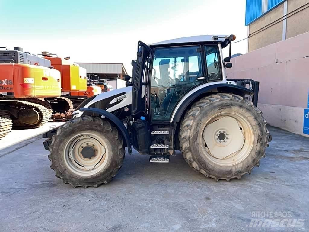 Valtra G115 Traktoren