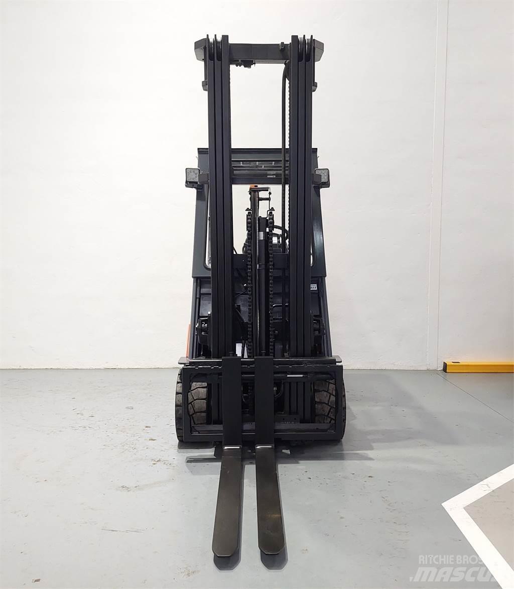 Toyota 7FBMF30 Elektro Stapler