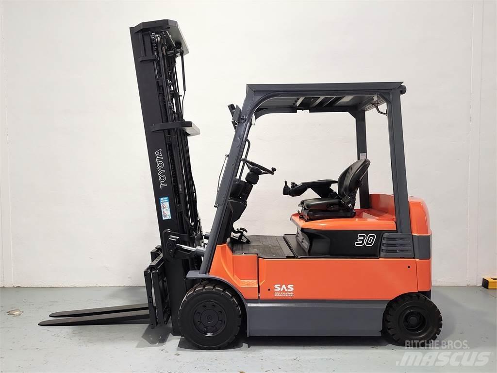 Toyota 7FBMF30 Elektro Stapler