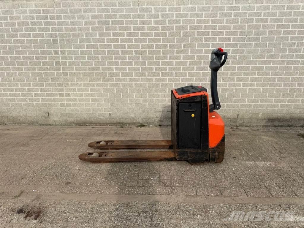 BT SWE200D Deichselstapler