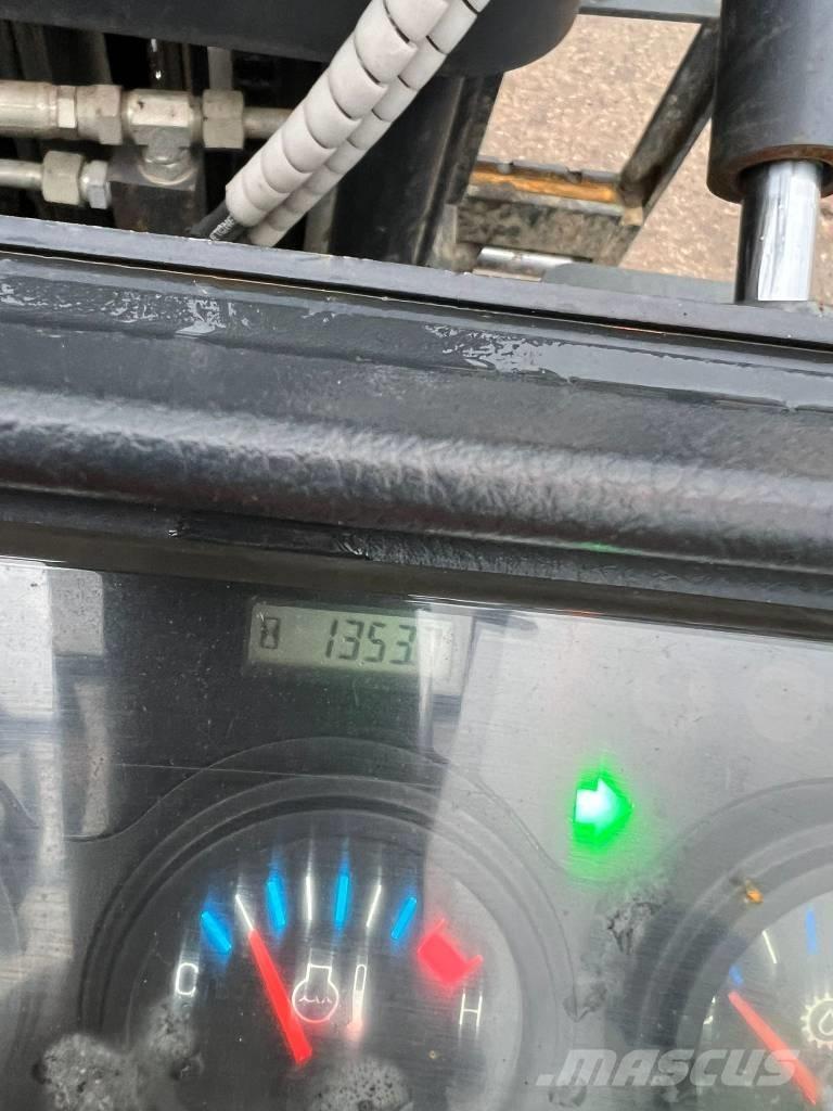 Doosan D 25 GP Diesel Stapler