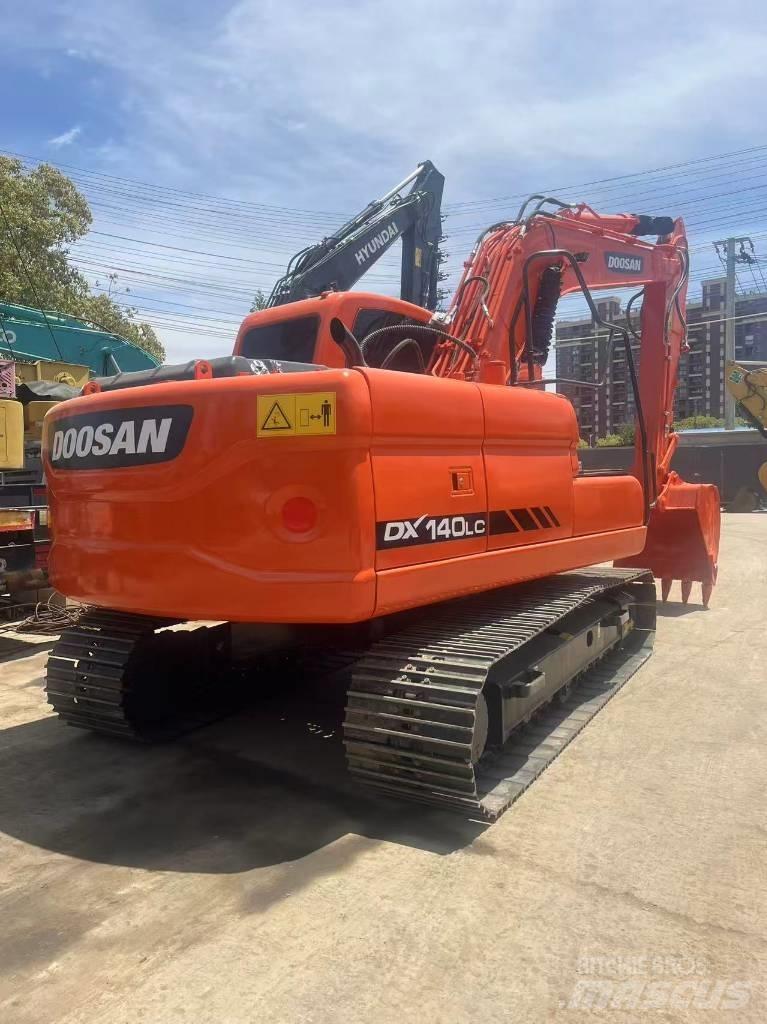 Doosan DX 140 LC Raupenbagger
