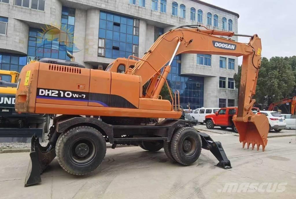 Doosan DH 210 W-7 Mobilbagger