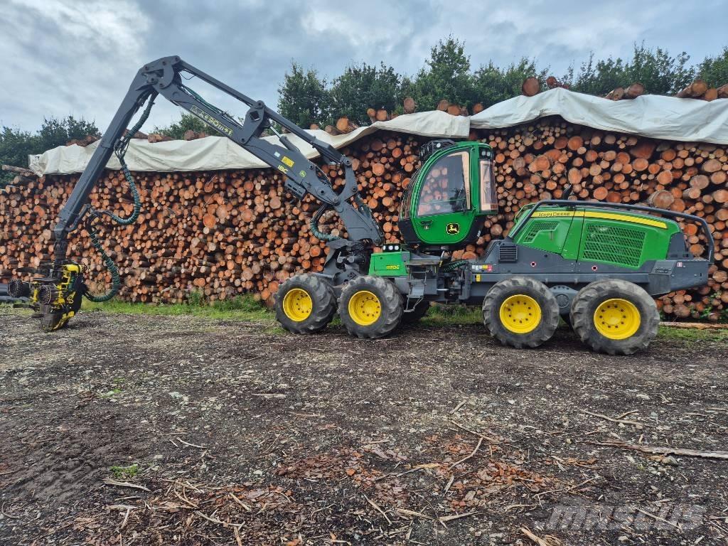 John Deere 1170G Harvester