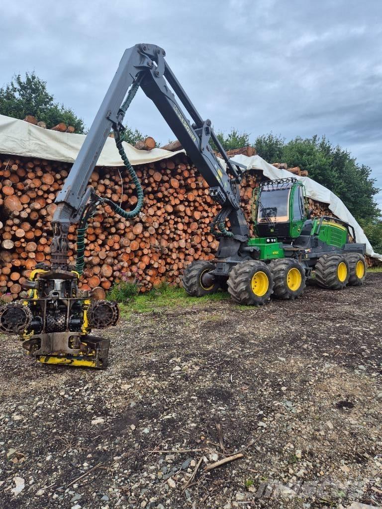 John Deere 1170G Harvester