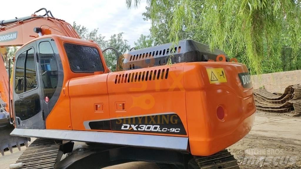 Doosan DX 300 Raupenbagger