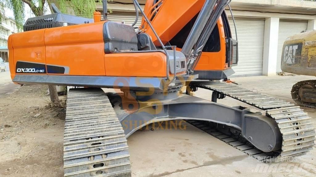 Doosan DX 300 Raupenbagger