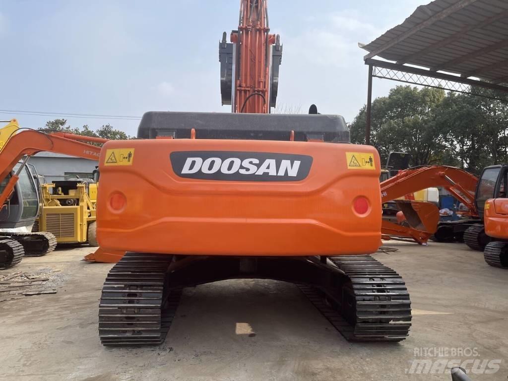 Doosan DX 300 LC Raupenbagger