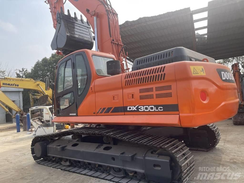 Doosan DX 300 LC Raupenbagger