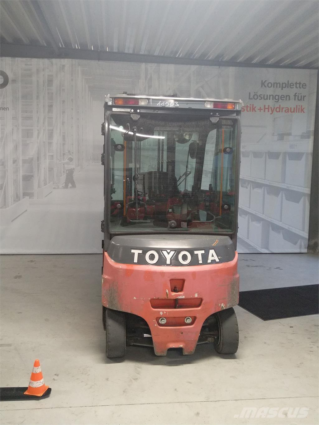 Toyota 8FBMT30 Elektro Stapler