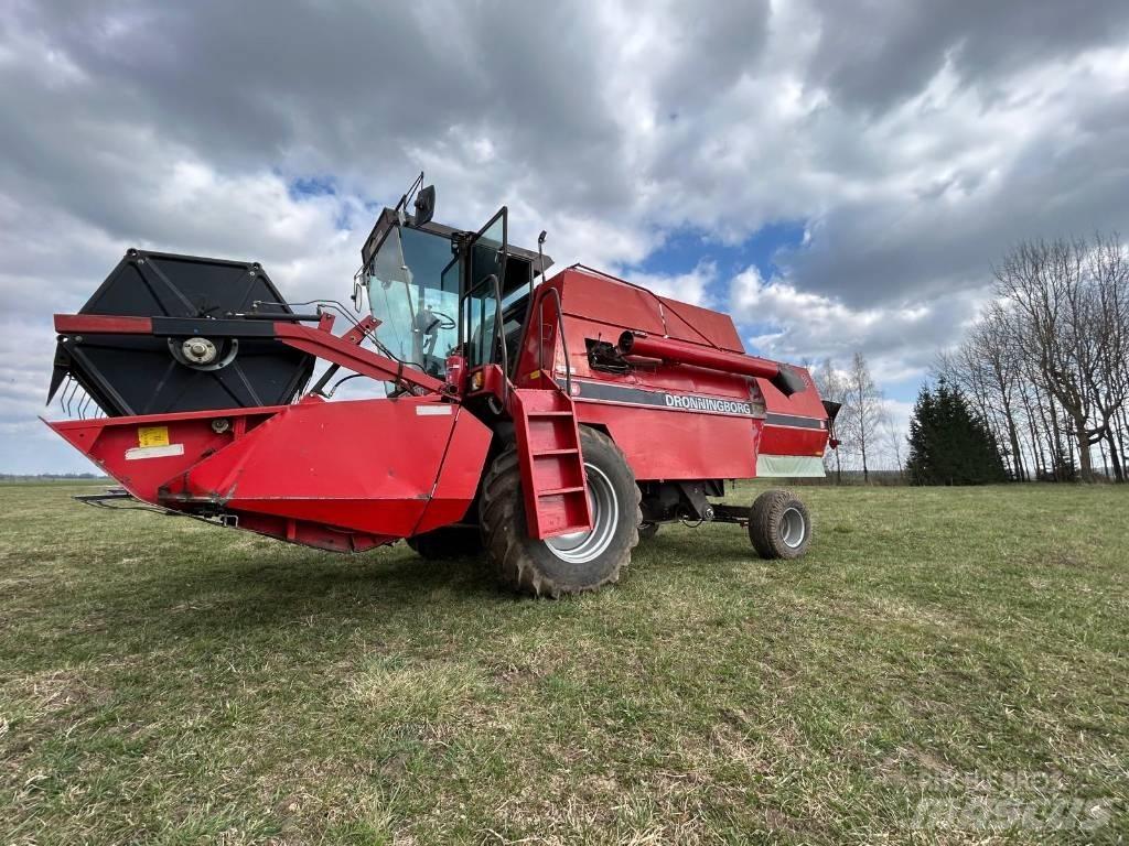 Dronningborg D4500 Mähdrescher