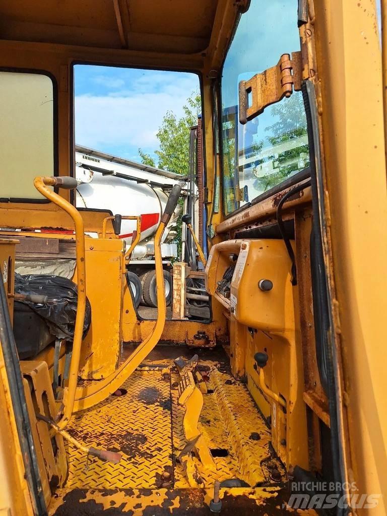 Komatsu D45-1 Bulldozer