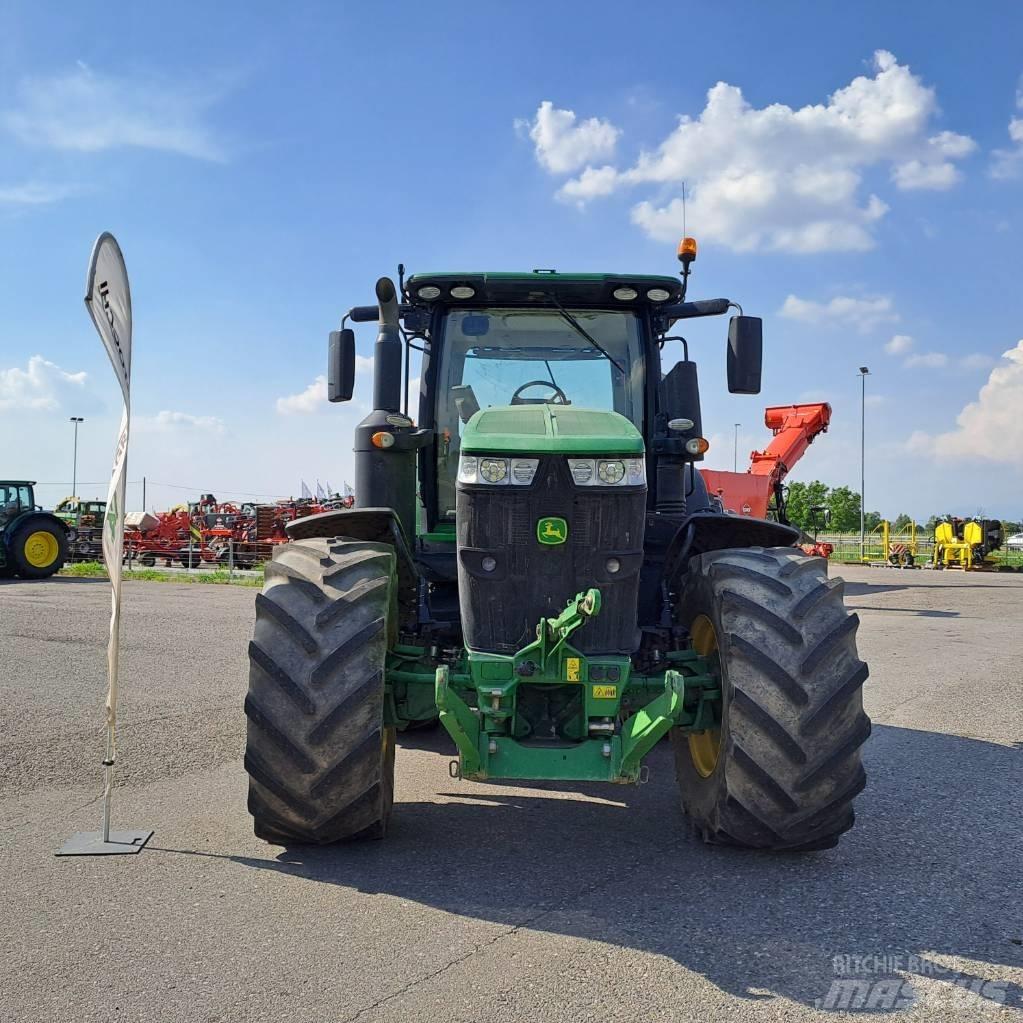 John Deere 7310 R Traktoren