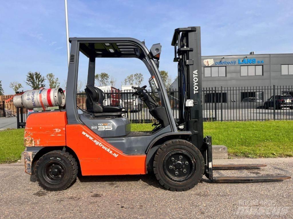 Toyota 02-8FGJF35 Gas Stapler