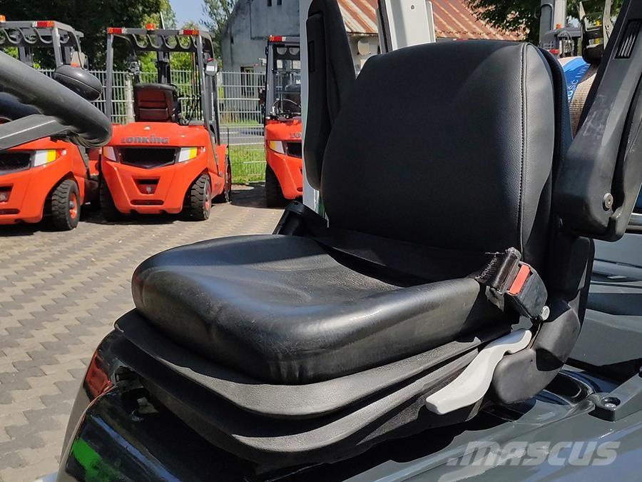 Nissan U1D2A25LH Gas Stapler