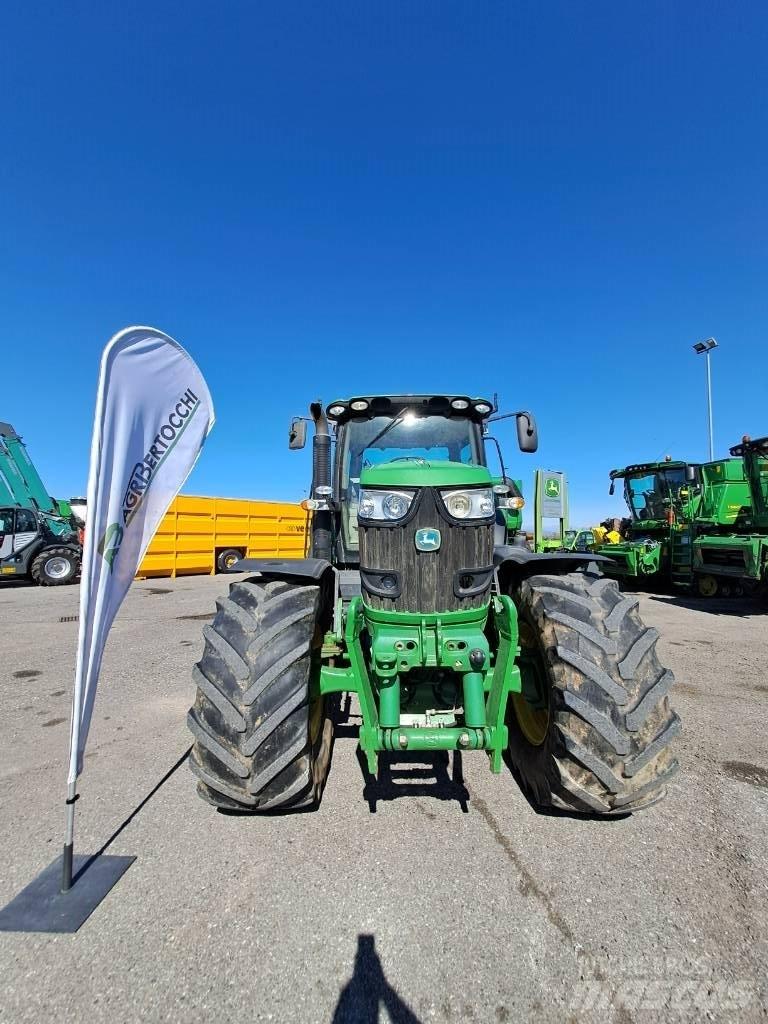 John Deere 6210 R Traktoren