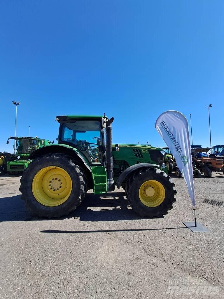 John Deere 6210 R Traktoren