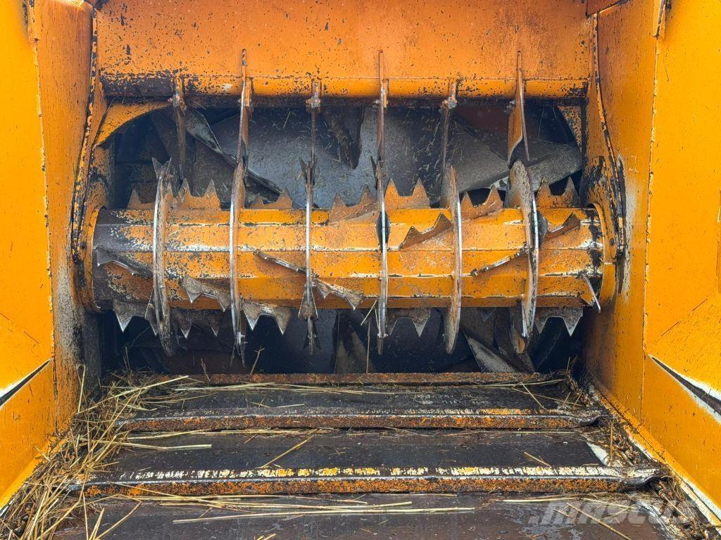 Lucas Castor+ 30R Ballenschredder, -schneider und -wickler