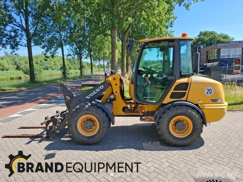 Volvo L28F Radlader