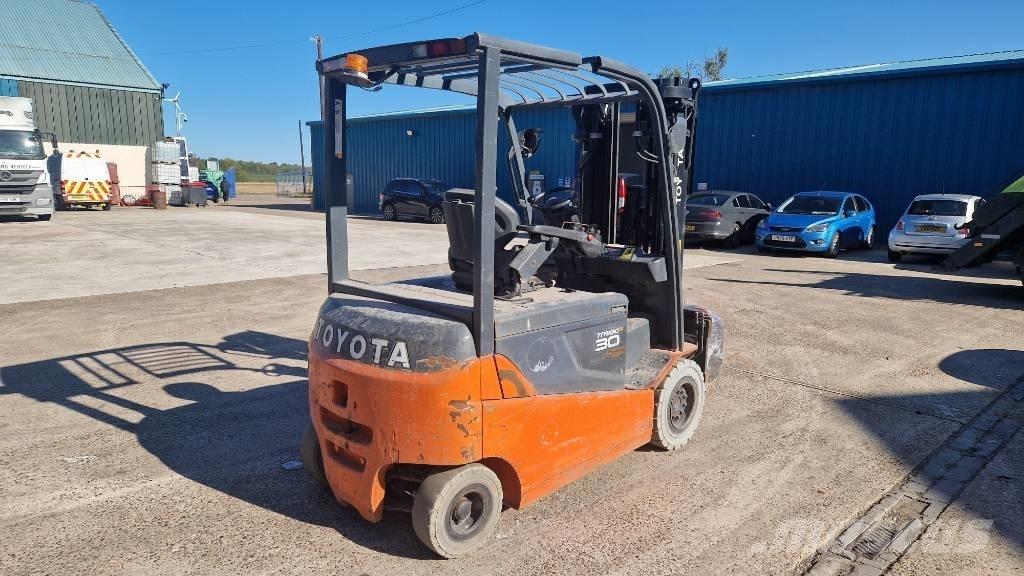 Toyota 8 FBMT 30 Elektro Stapler