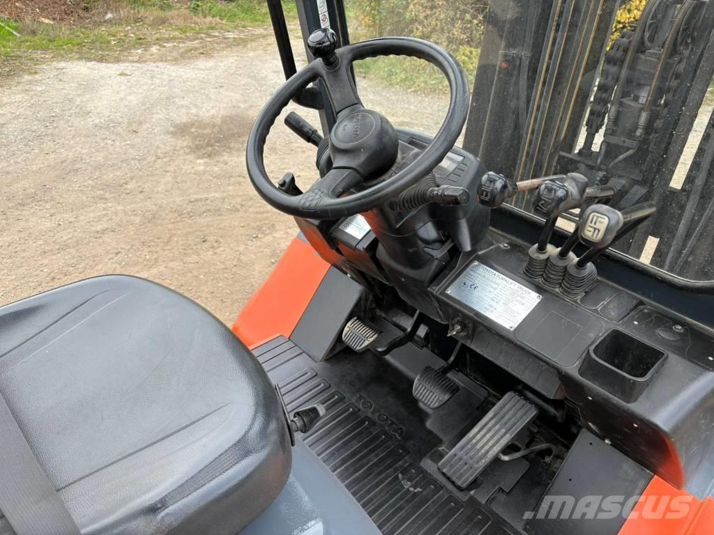 Toyota 7 FDA 50 Diesel Stapler