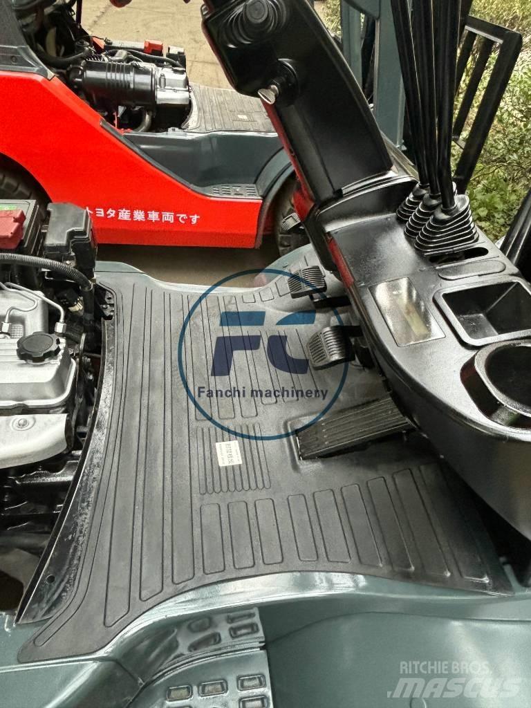 Toyota FDZN 30 Diesel Stapler