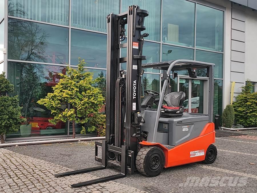Toyota 8FBMT25 Elektro Stapler