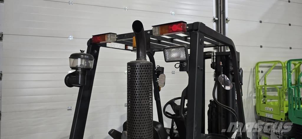 Doosan D 30 GP Diesel Stapler