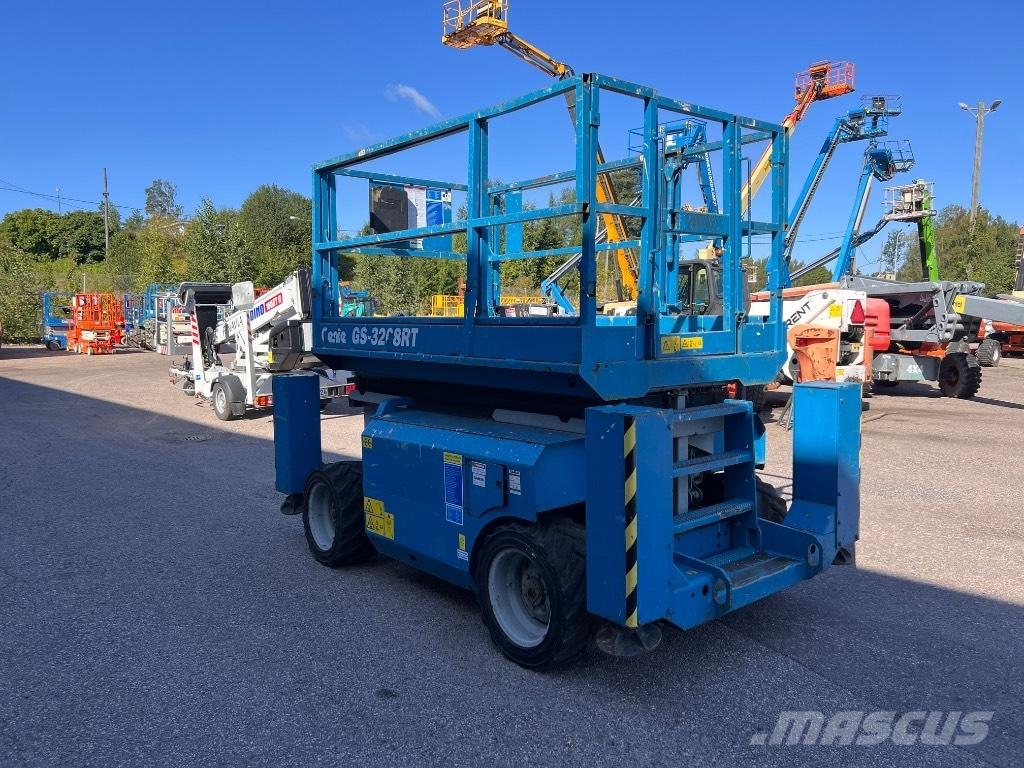 Genie GS 3268 RT Scheren-Arbeitsbühnen