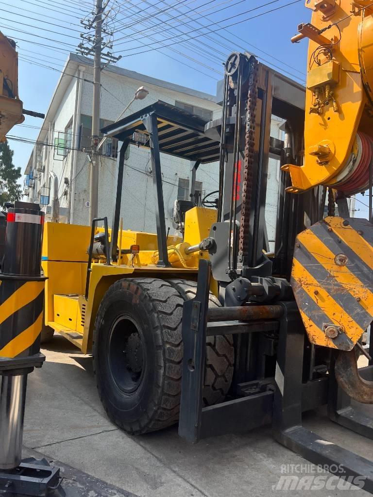 TCM FD250 Teleskoplader