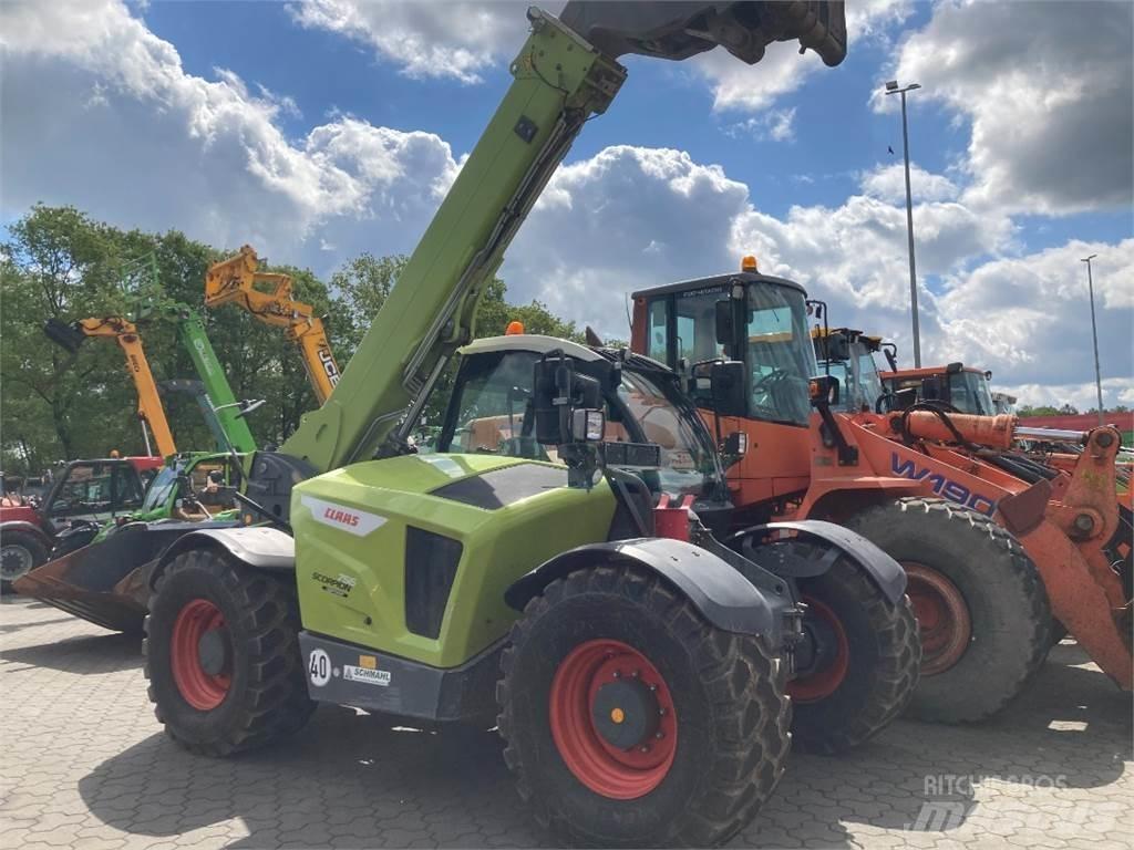 CLAAS Scorpion 756 Traktoren