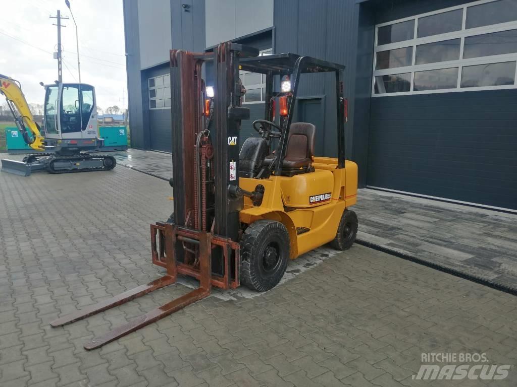 CAT DP 25 K Diesel Stapler