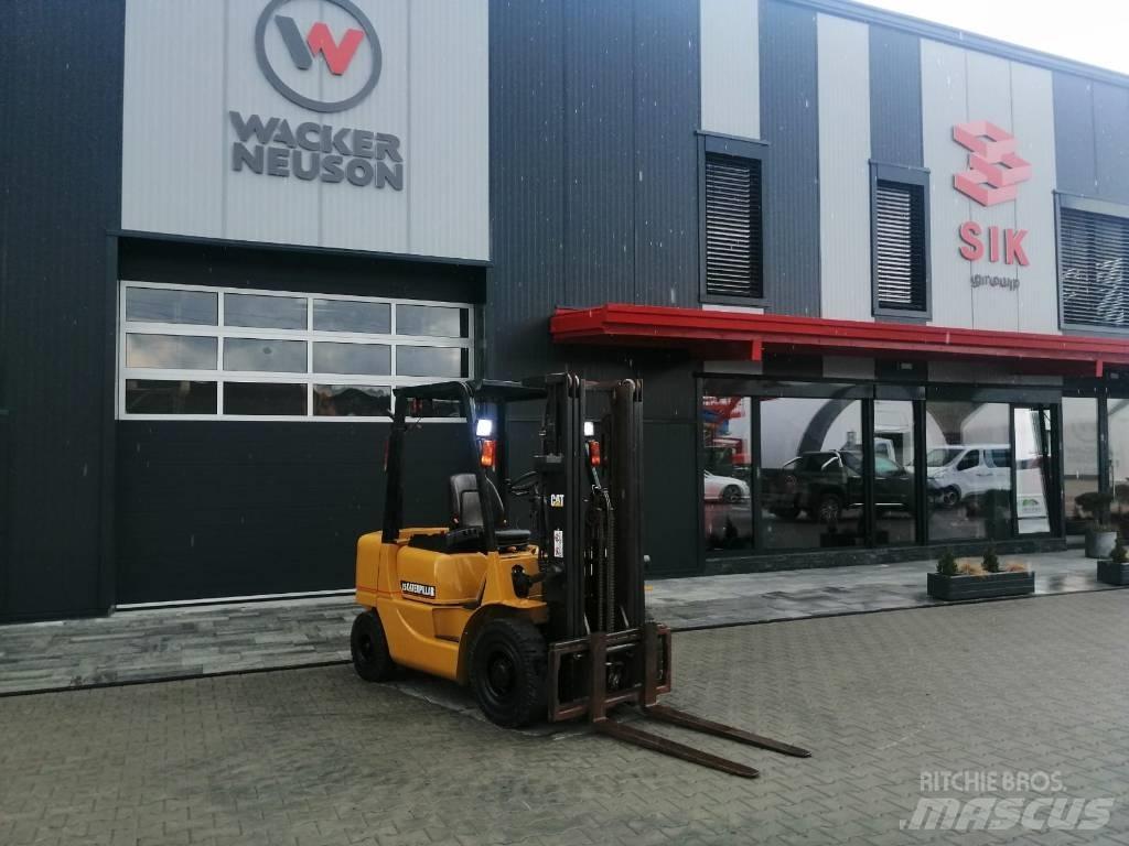 CAT DP 25 K Diesel Stapler