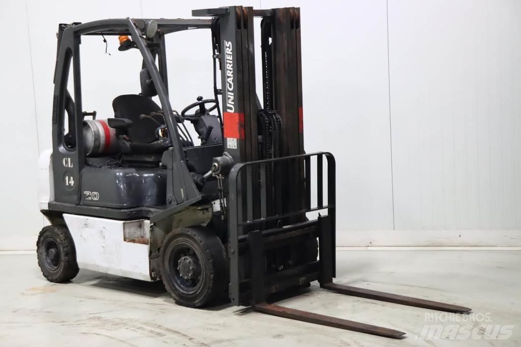 Nissan U1D2A20LQ Gas Stapler