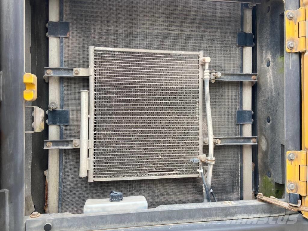 Volvo EC220El Raupenbagger