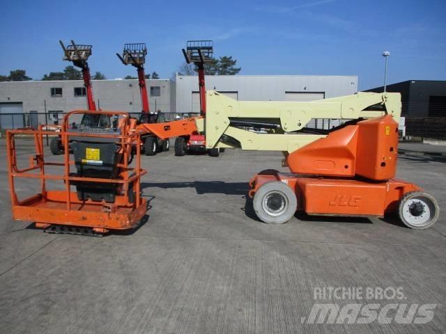 JLG E400 AJP (817) Kompakte selbstfahrende Hebebühnen