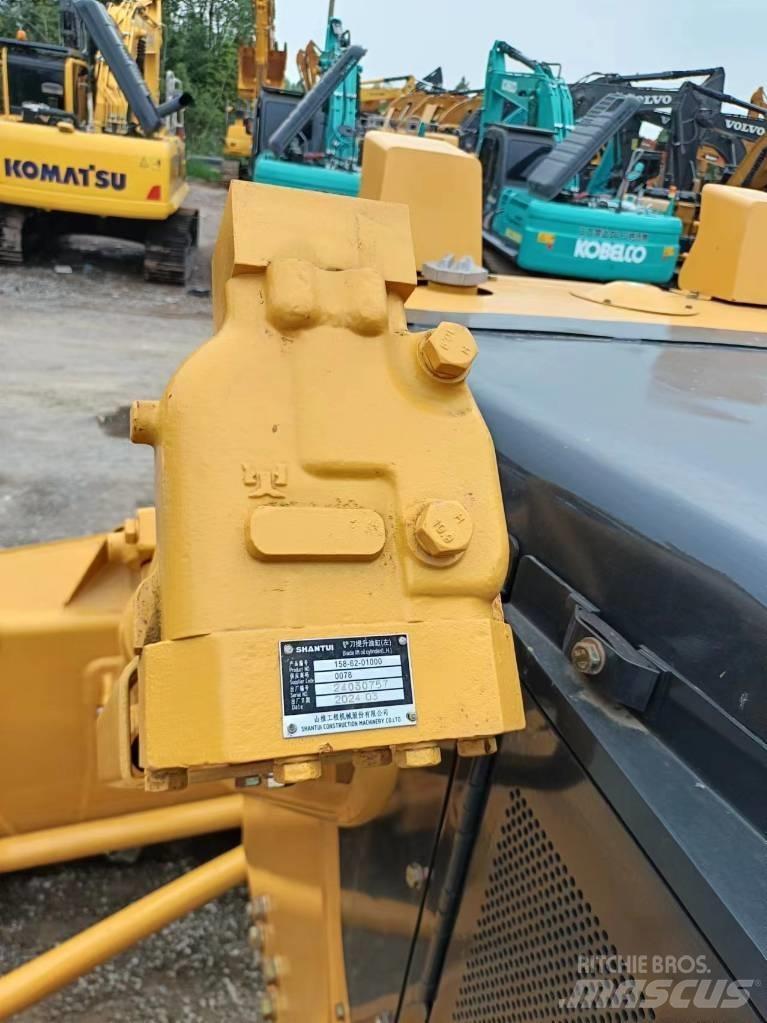 Shantui D22 Bulldozer