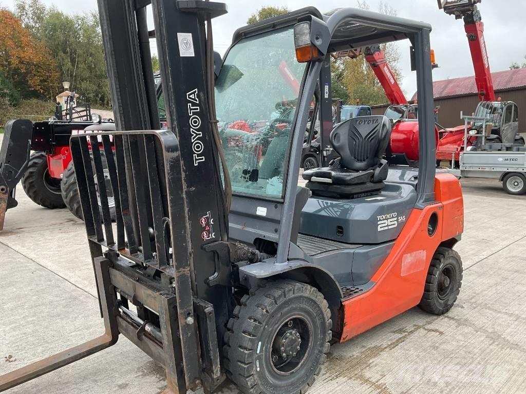 Toyota 02-8 FGF 25 Gas Stapler