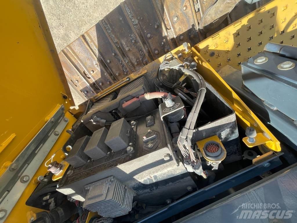 DEERE 700K Bulldozer