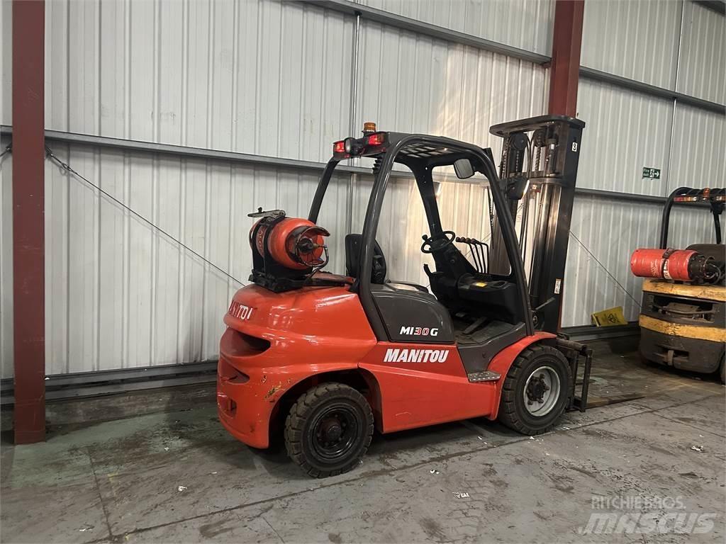 Manitou MI30G Gas Stapler