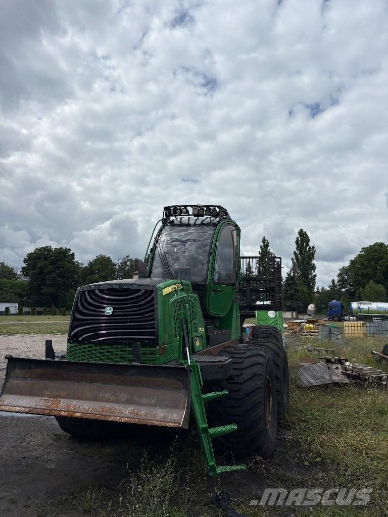John Deere 1910E Forwarder