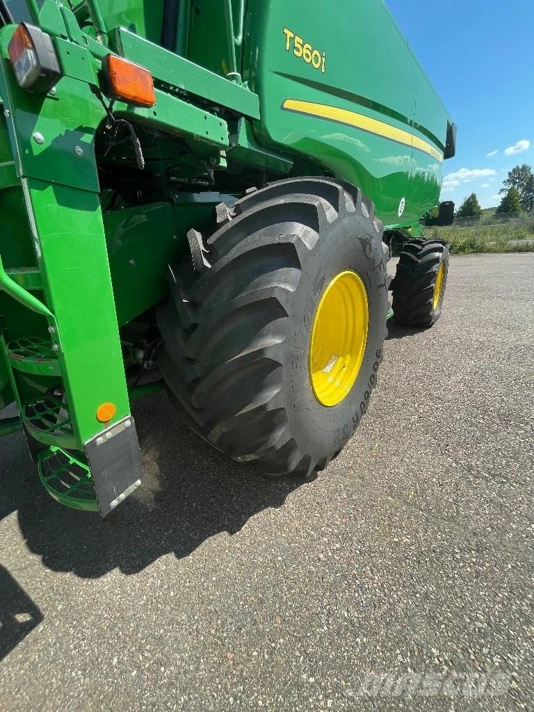 John Deere T 560 i Mähdrescher