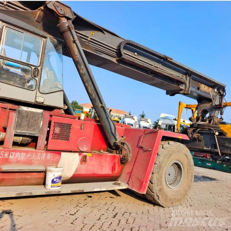 Kalmar DRD 450 Reach-Stacker